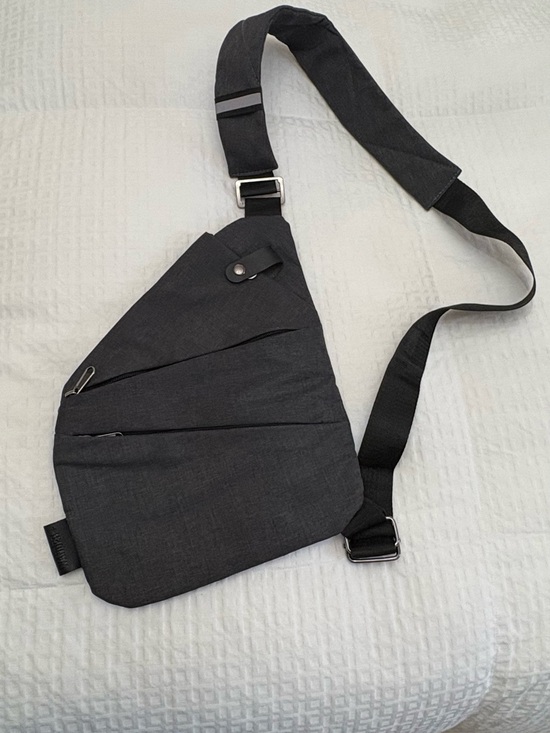 Wander Handbags - Woman’s travel Sling Crossbody Bag - Minimalist Everyday Carry